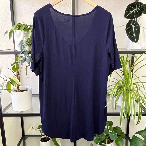 New Torrid Navy Blue Looney Tunes Top - Size 1X - Picture 4 of 4
